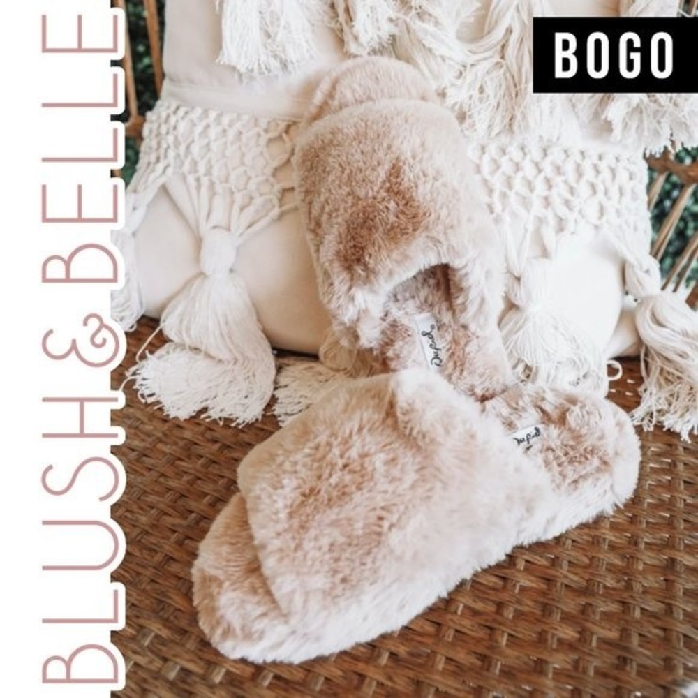 𝔹𝕆𝔾𝕆 Beige Open Toe Faux Fur Vegan Slides